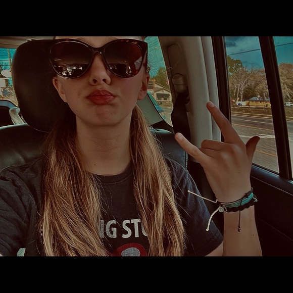 Meet your Posher, Vivienne - Picture 1 of 1